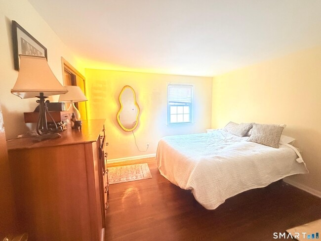 Photo - 27 Manila Ave