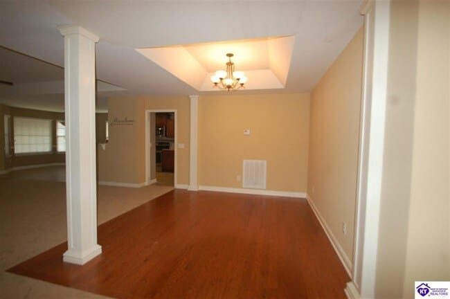 Photo - 101 Vineland Pkwy Dr