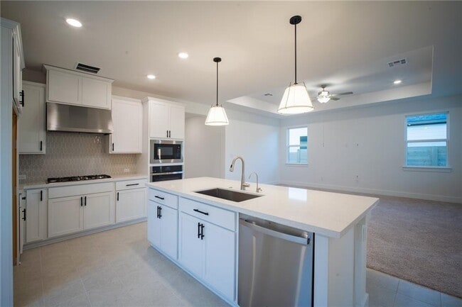 Photo - 524 Foresail Rd