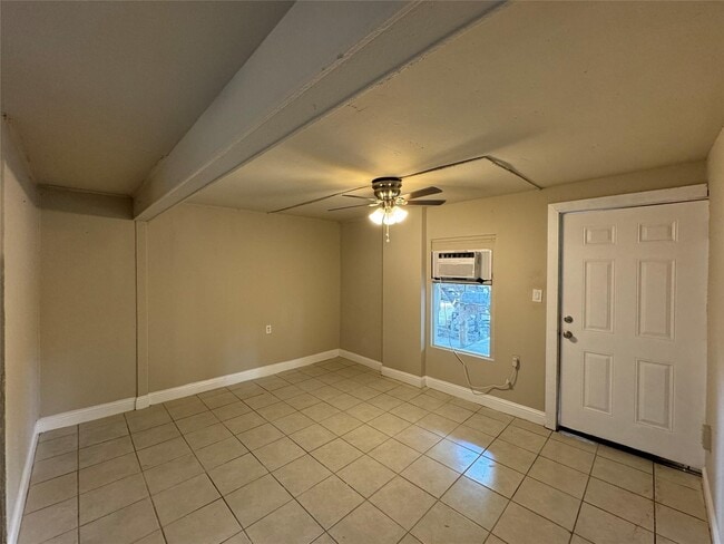 Photo - 311 Randall St Unidad 1
