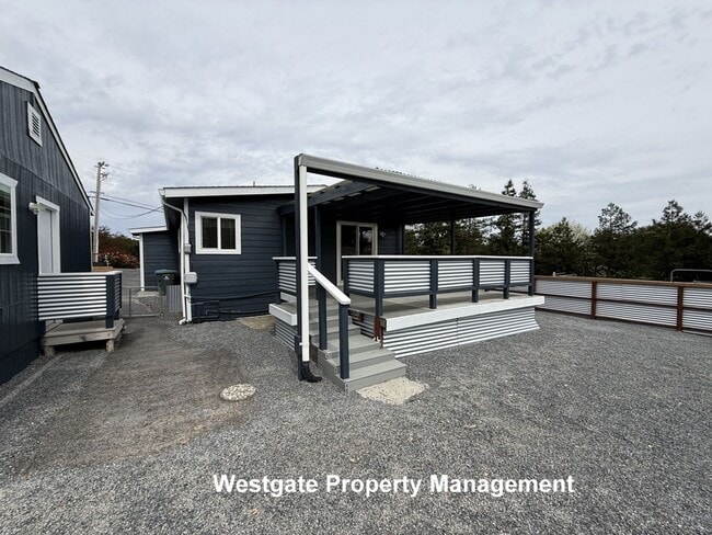 Photo - Beautiful Modern 2/2 Country Home - 985 Eastman Lane