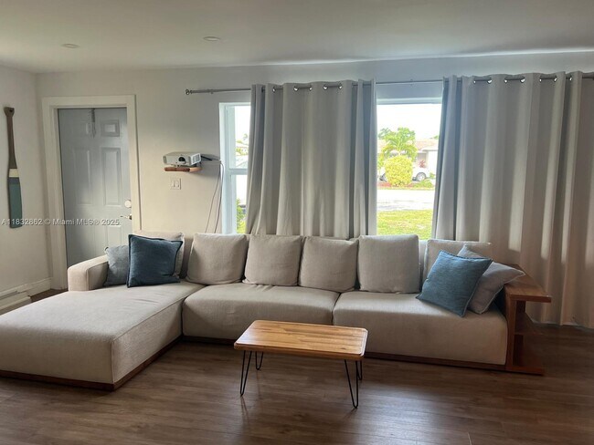 Photo - 1501 SW 3rd Ave Apartment Unit B