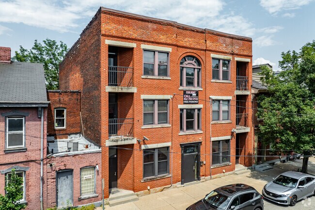 Live South Side - 2207 Jane Street
