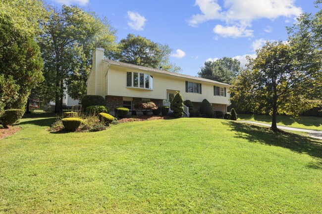Photo - 33 Big Spruce Ln