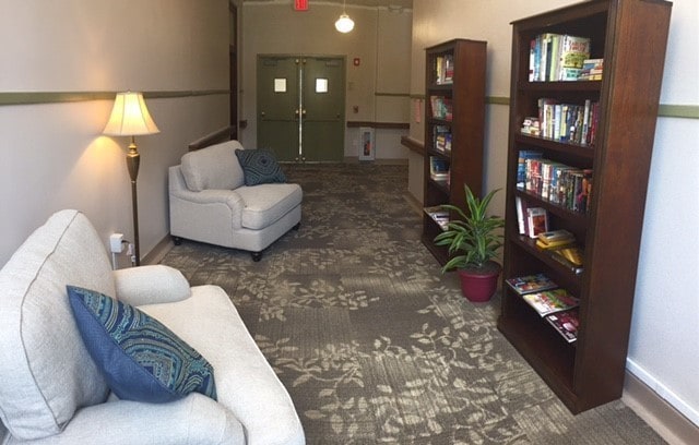 Biblioteca - Lincoln Gardens Senior Living Community