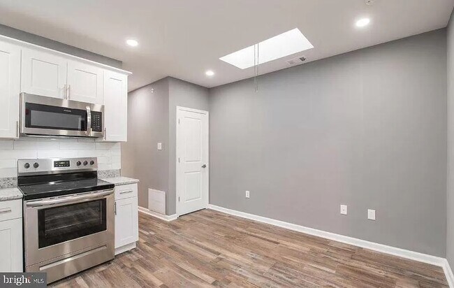 Photo - 207 S 49th St