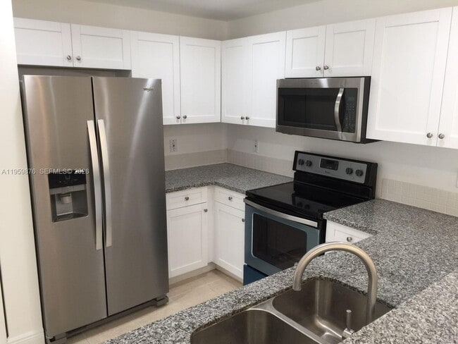 Photo - 10902 NW 83rd St Unit 201