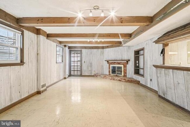 Photo - 16505 Henry Dr