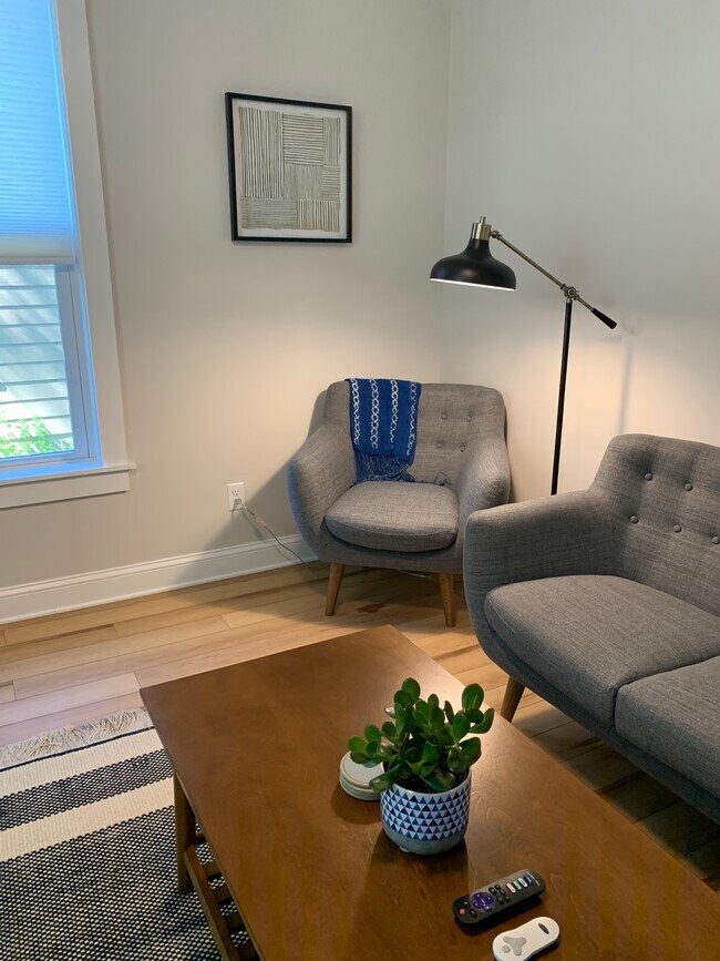 Photo - 219 S Elmwood Ave Casa