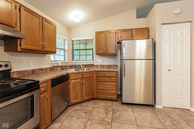 Photo - 5248 Telford Ct