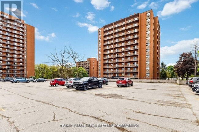 Photo - 1560 Adelaide St Unit 132