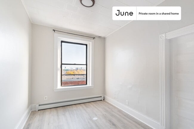 Photo - Room in Shared 4 bed/1 bath home Unidad A