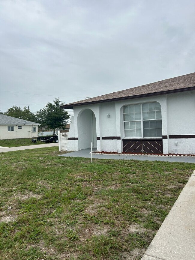 Welcome Home! Spacious 3-Bedroom, 2-Bathro... - Welcome Home! Spacious 3-Bedroom, 2-Bathro...