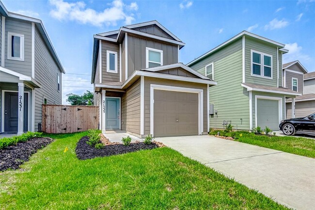 Photo - 21555 Carosella Dr House