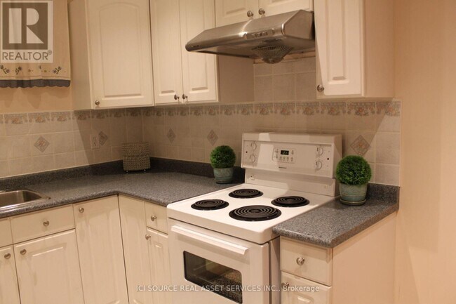 Photo - 301 Gowan Ave