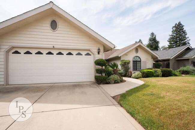 Photo - North Fresno Home, 3BR/2BA, Built 1989 - Lots of Amenities!