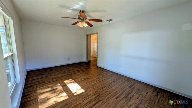 Photo - 114 Chaparral St