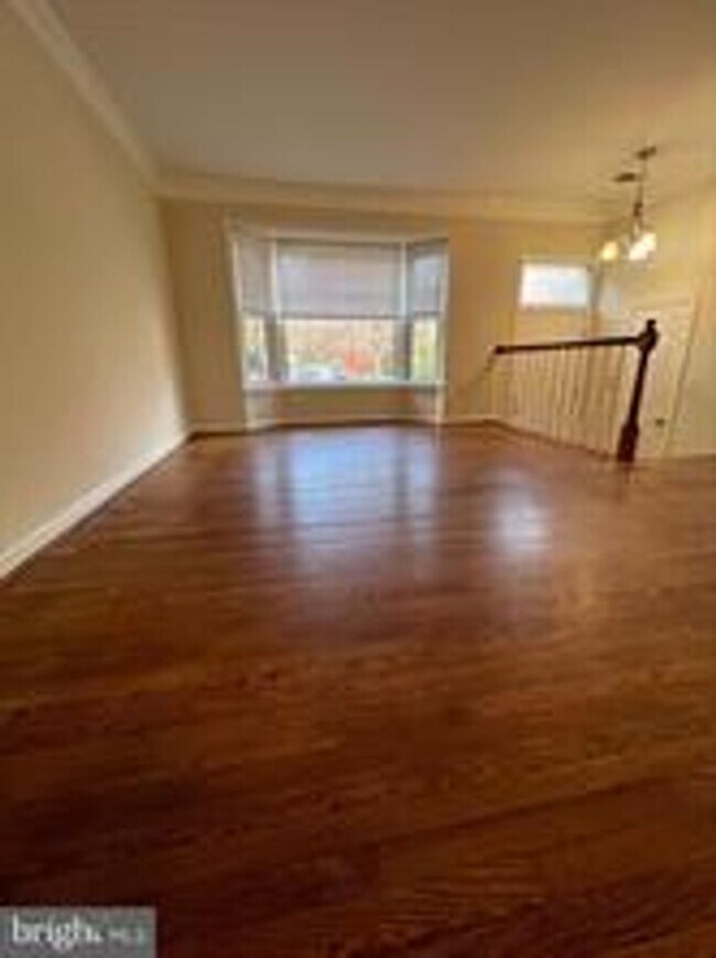 Photo - BEAUTIFUL END UNIT TH NEAR DOWNTOWN ROCKVILLE