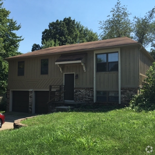 Building Photo - COMING SOON! Beautiful 3 Bedroom House in ...