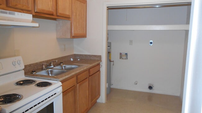 Photo - 112 Omega St
