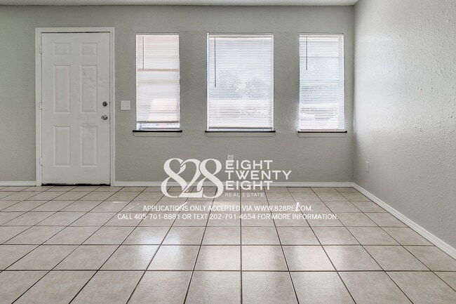 Photo - 2 Bed/1 Bath Triplex Home in Noble Unit 600 S 7th St