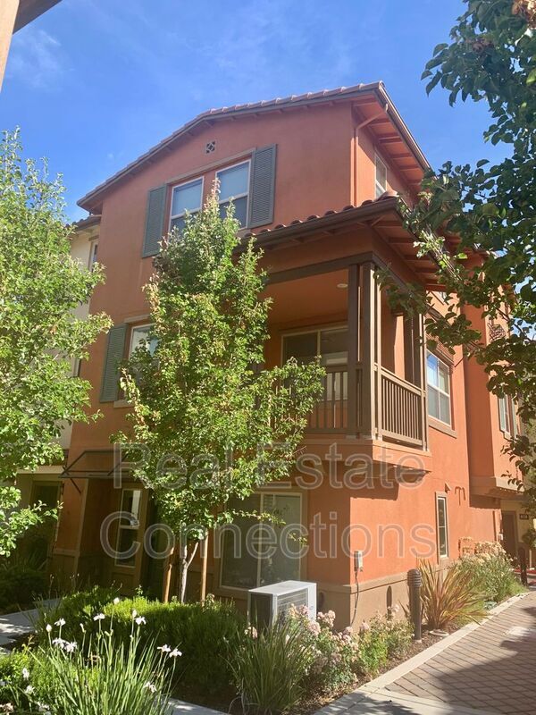 Photo - 388 Santa Diana Terrace Townhome