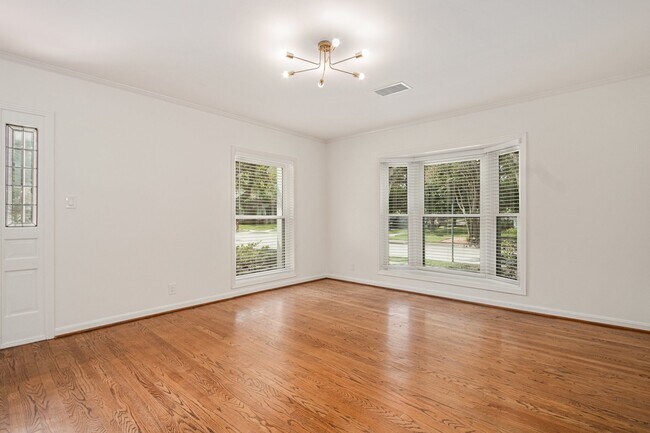Photo - 6601 Brompton Rd