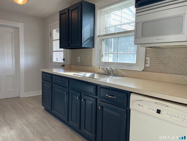 Photo - 247 East Ave Unit 2