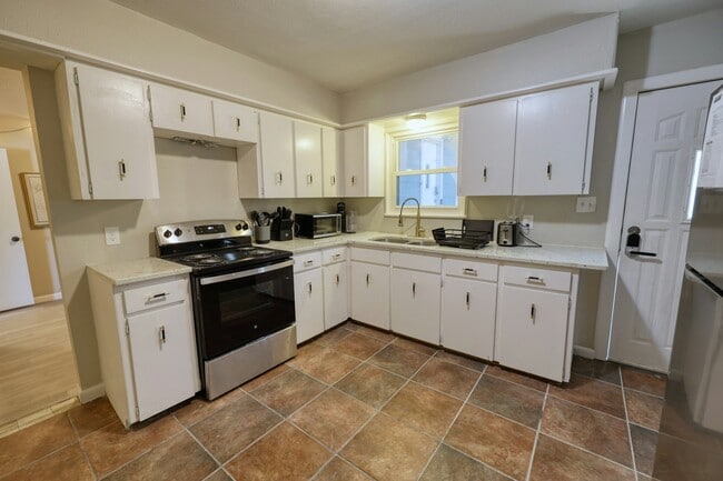 Building Photo - 250 Arapahoe Dr Unit 3