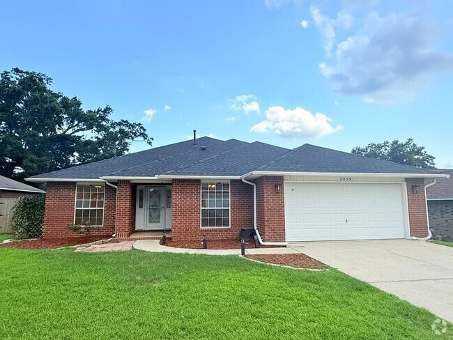 Building Photo - Spacious 3 Bed/2 Bath + Bonus Room Rental