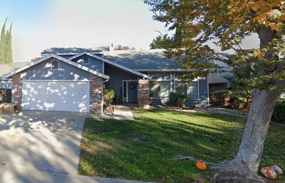 Photo - 528 Klopping Ct