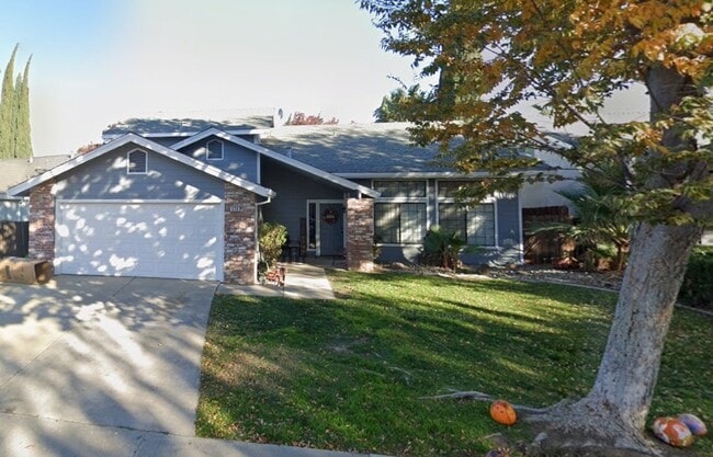 Building Photo - 528 Klopping Ct