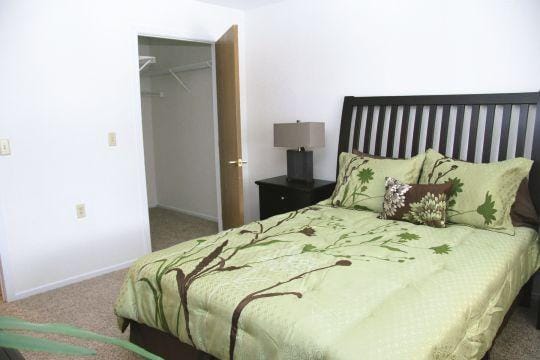 2 Bedroom with Walk-In