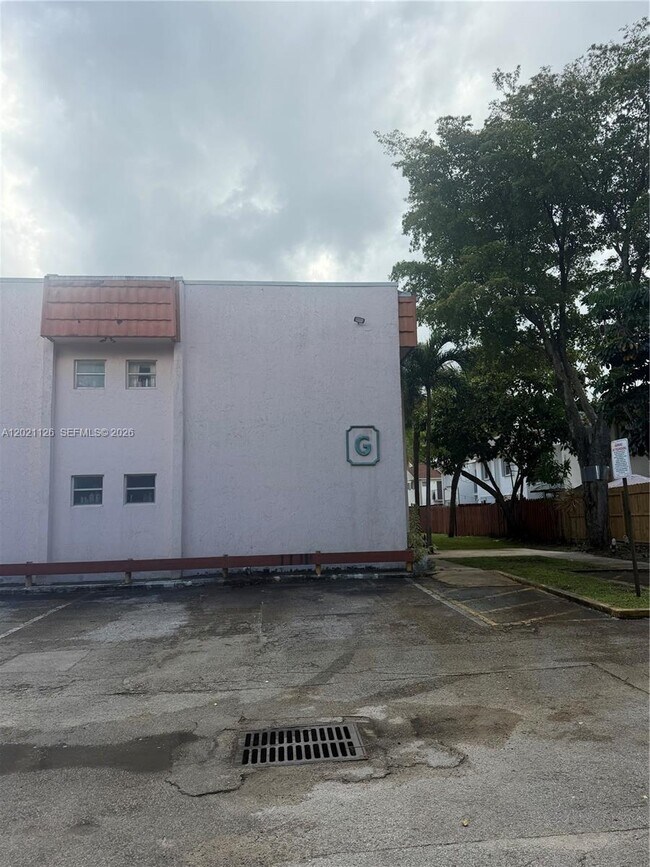 7610 Stirling Rd Unit 205G