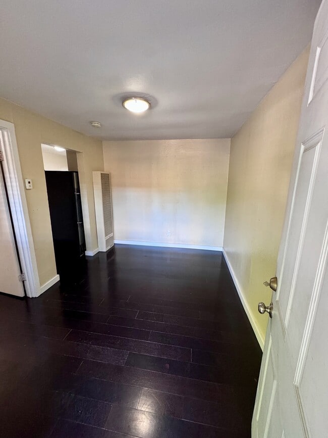 Photo - 201 H St Unit J