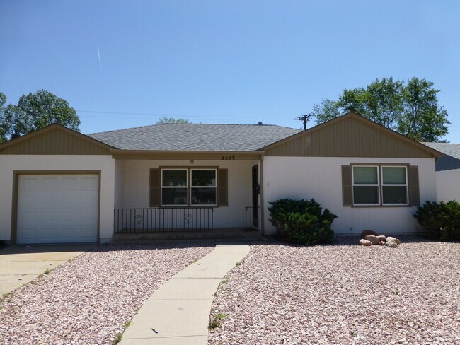 Charming 2 bedroom rancher located in cent... - Charming 2 bedroom rancher located in cent... Casa