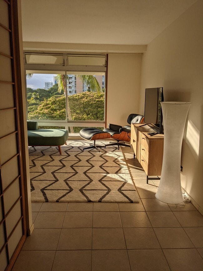 Building Photo - 1511 Nuuanu Ave Rental
