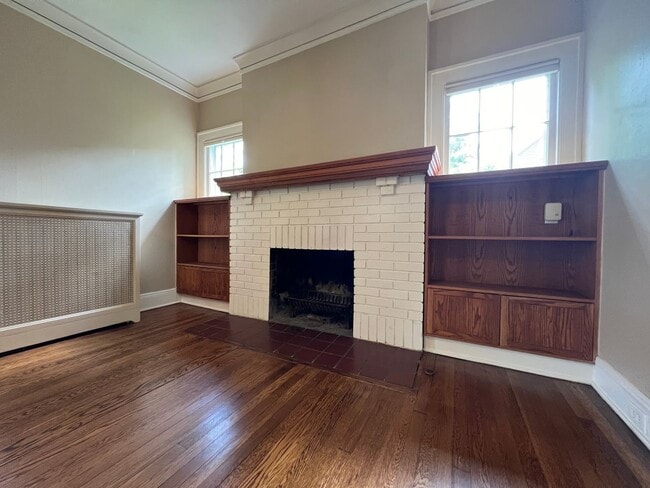 Photo - 2425 Demington Dr Unidad 2666 Scarborough Road