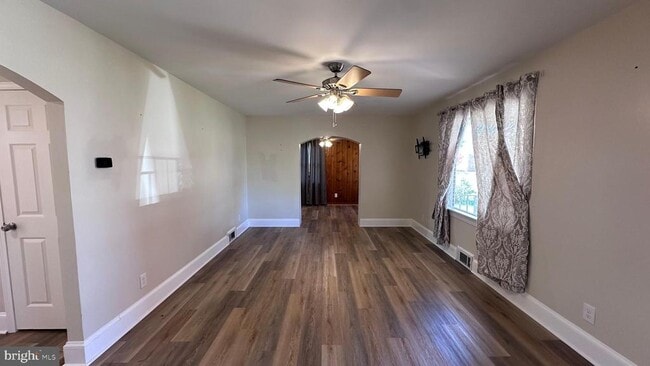 Building Photo - 312 Woodford St