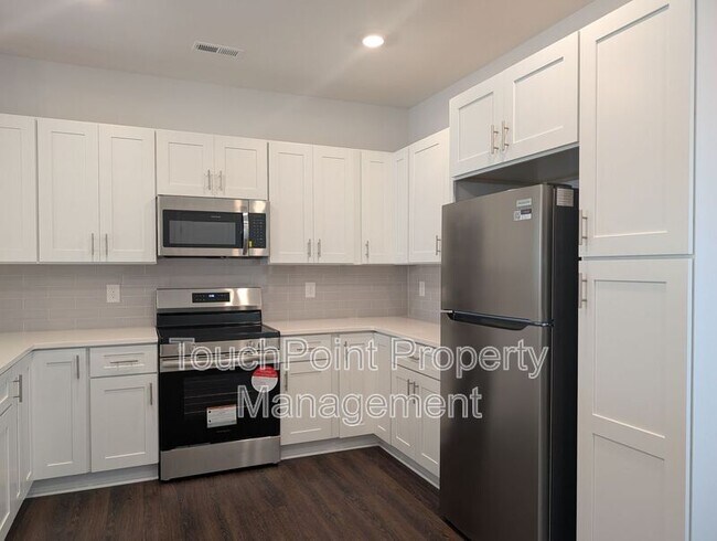 Photo - 811 Justice Ave