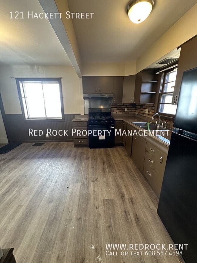 Photo - 121 Hackett St