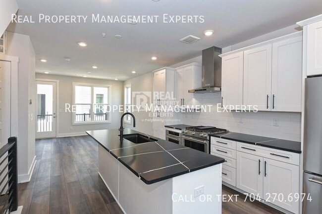 Photo - 2140 Terwilliger Terrace