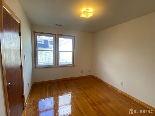 Photo - 155 Livingston Ave