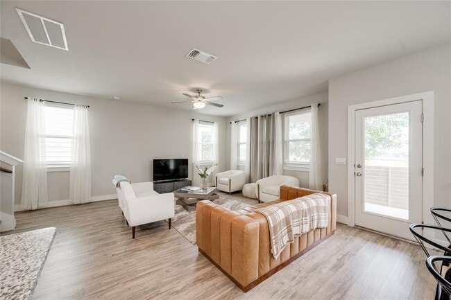 Photo - 7310 Harmony Shoals Bnd