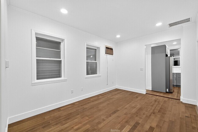 Photo - 93 W 11th St Unit 2