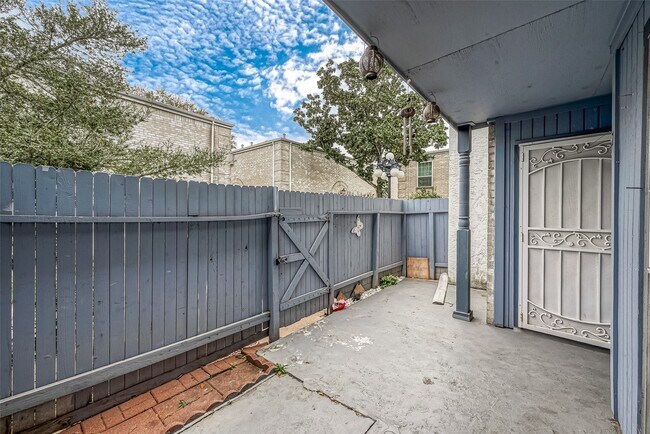 Photo - 6606 De Moss Dr