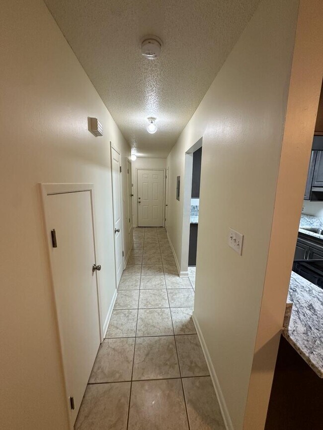 Photo - 122 Scottwood Dr SE