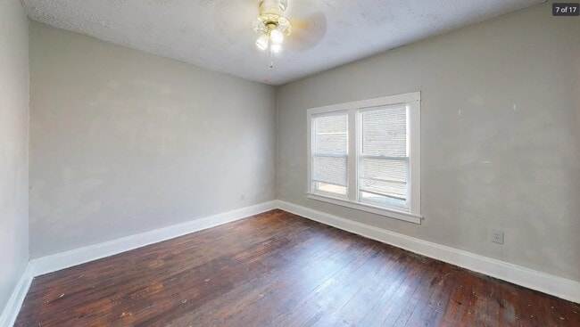 Photo - 1297 N 5th St