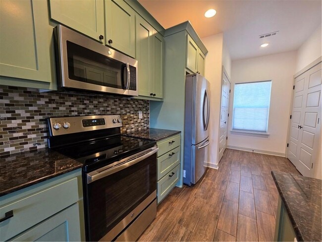 8 Horncastle Dr