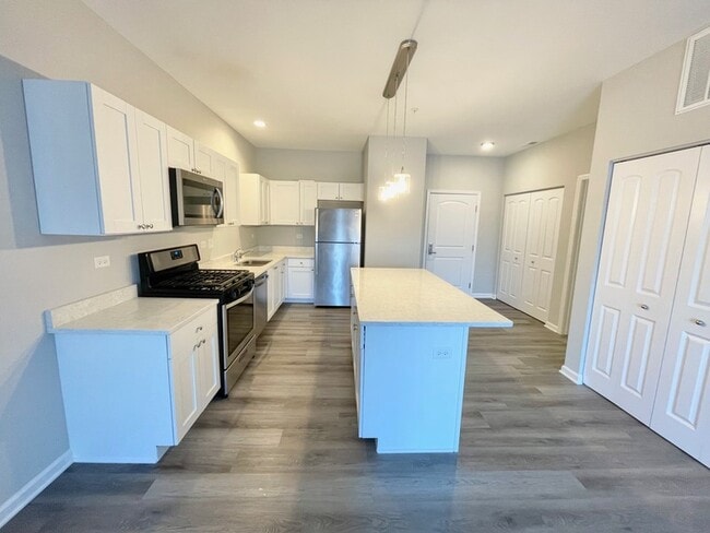 Photo - 301 N Madison St Unit 2C